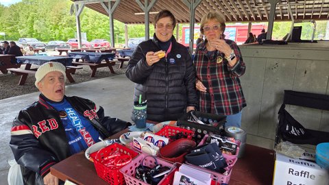 Auxiliary enjoying lobster rolls